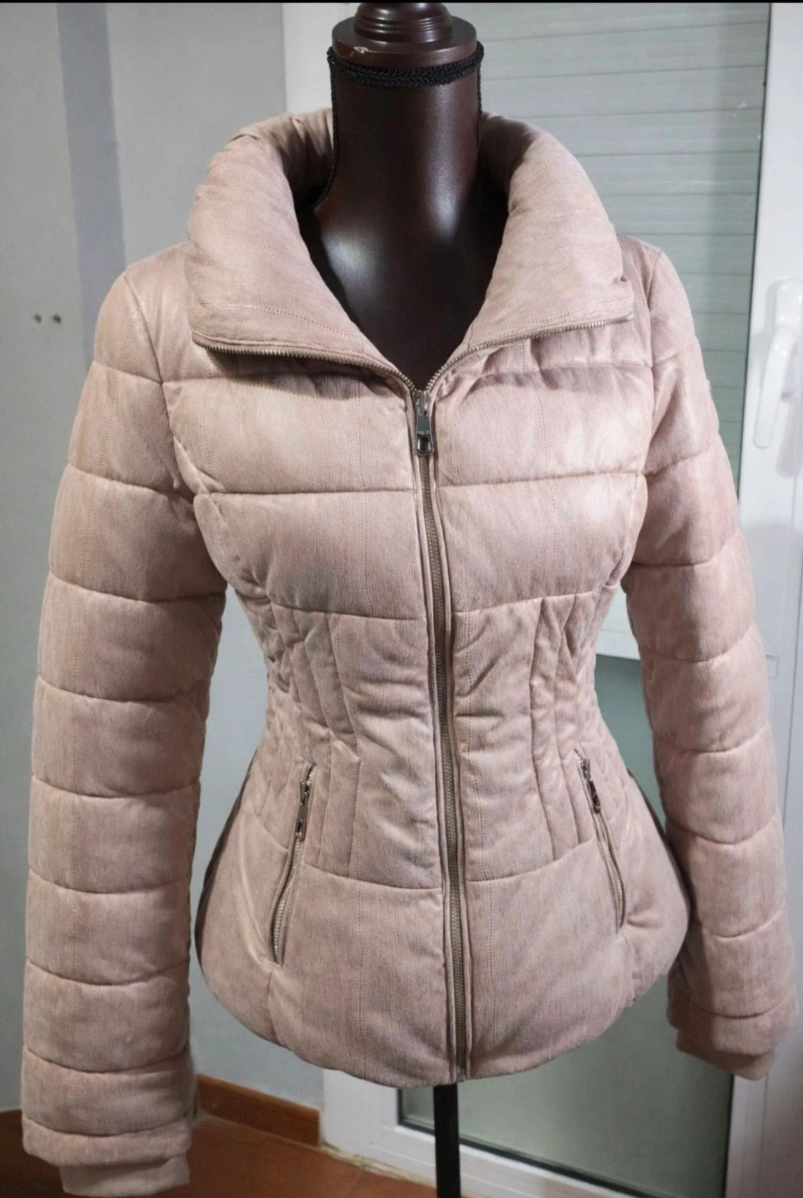 🔥 Guess chaqueta original NUEVA – beige elegante entallada – talla M